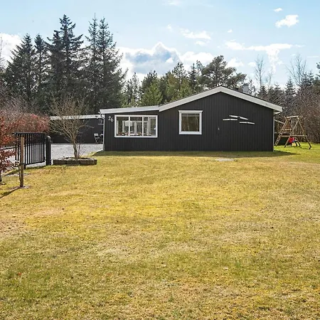 Secluded Forest Haven-by Traum Logsted