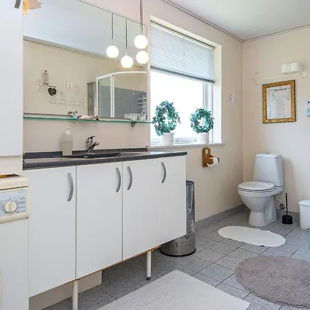 Secluded Forest Haven-by Traum * Løgsted