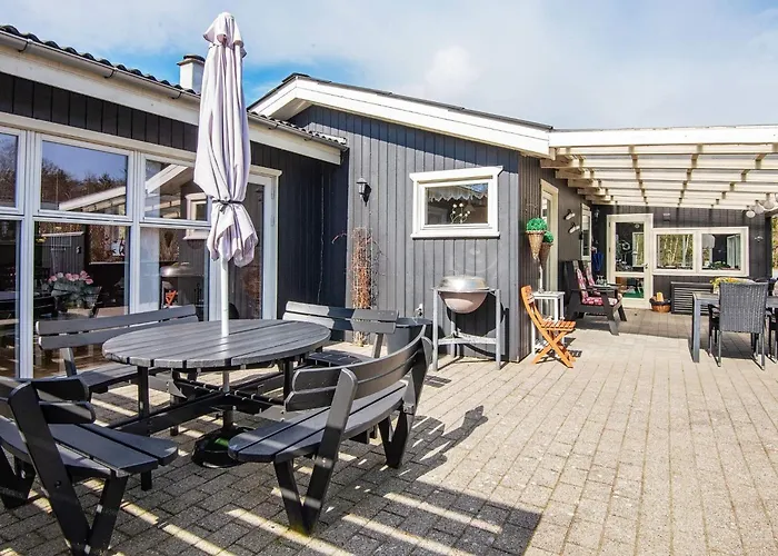 Semesterbostad Secluded Forest Haven-by Traum