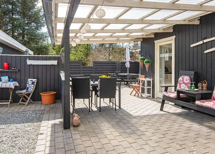 Semesterbostad Secluded Forest Haven-by Traum