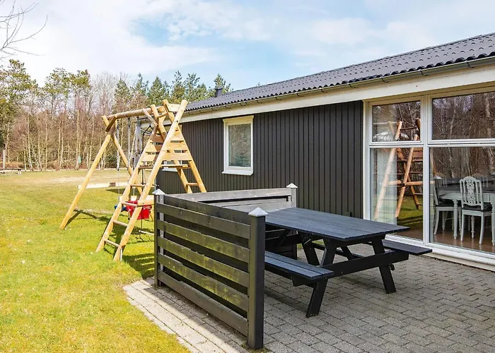 Secluded Forest Haven-by Traum Semesterbostad Løgsted